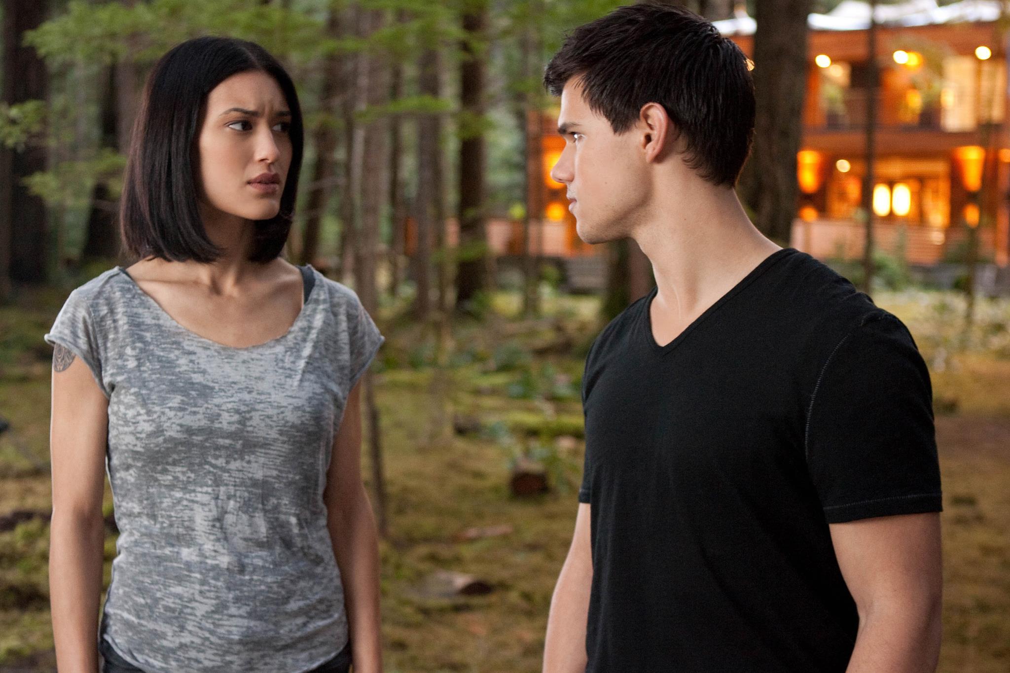 Five New ‘breaking Dawn’ Stills Of Leah Seth And Jacob