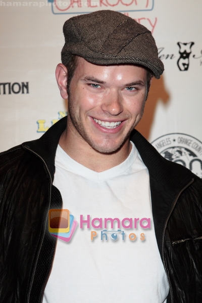 New Kellan Lutz Pictures