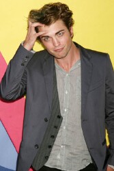 Robert Pattinson: I Love My...Messy Hair