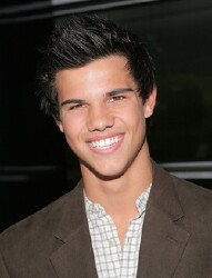 'Twilight' Countdown: Taylor Lautner takes your questions