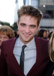 Robert Pattinson: New Film Role + Golden Globes Presenter  