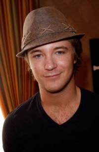 Michael Welch on Bones!