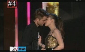 MTV's #4 Rob Moment: that MTV Movie Awards Kiss.