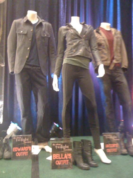 Photos of Some of Rob, Kristen & Taylor's "Breaking Dawn" Costumes!