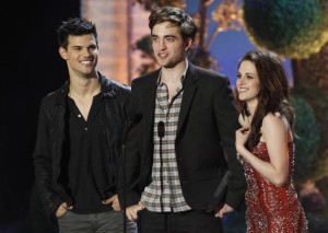 taylor-lautner-robert-pattinson-kristen-stewart